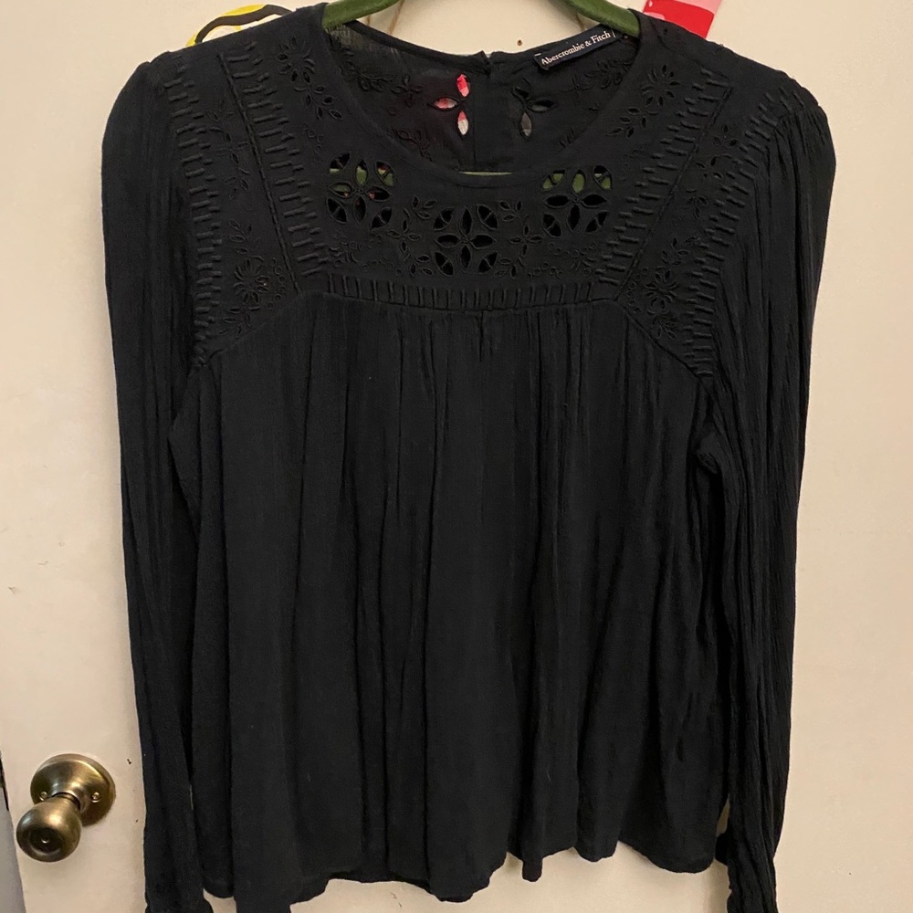 Super cute long sleeve shirt